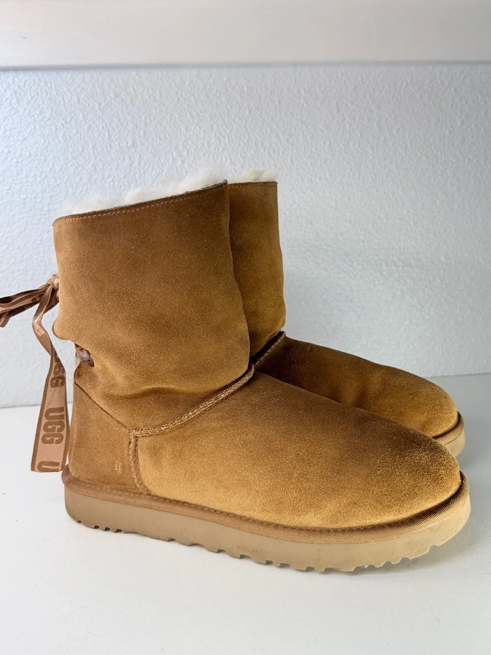 UGG Bailey Bow II Chestnut Sheepskin Suede Boots Womens 11